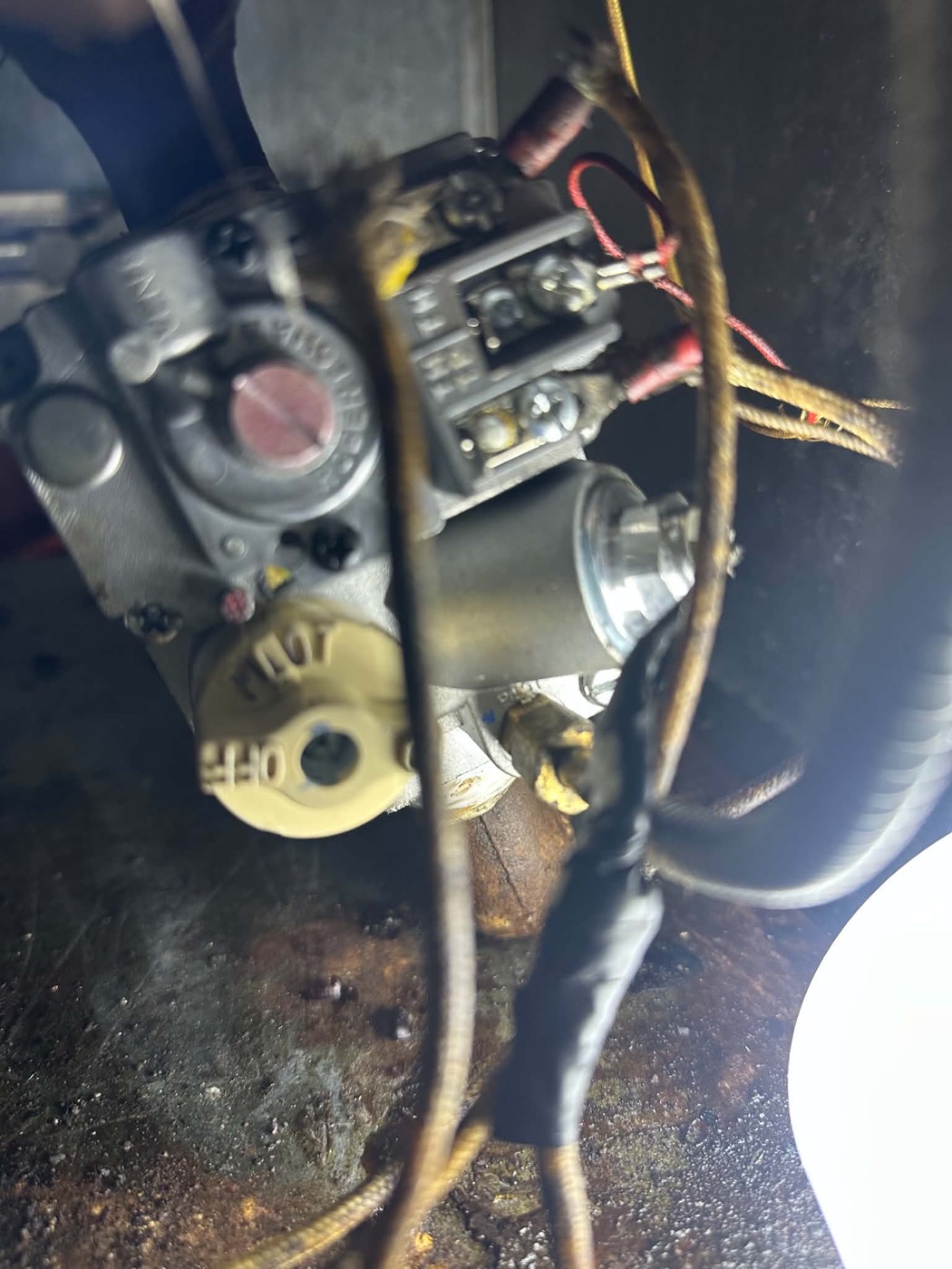 Gas control valve and pilot knob on a commercial fryer